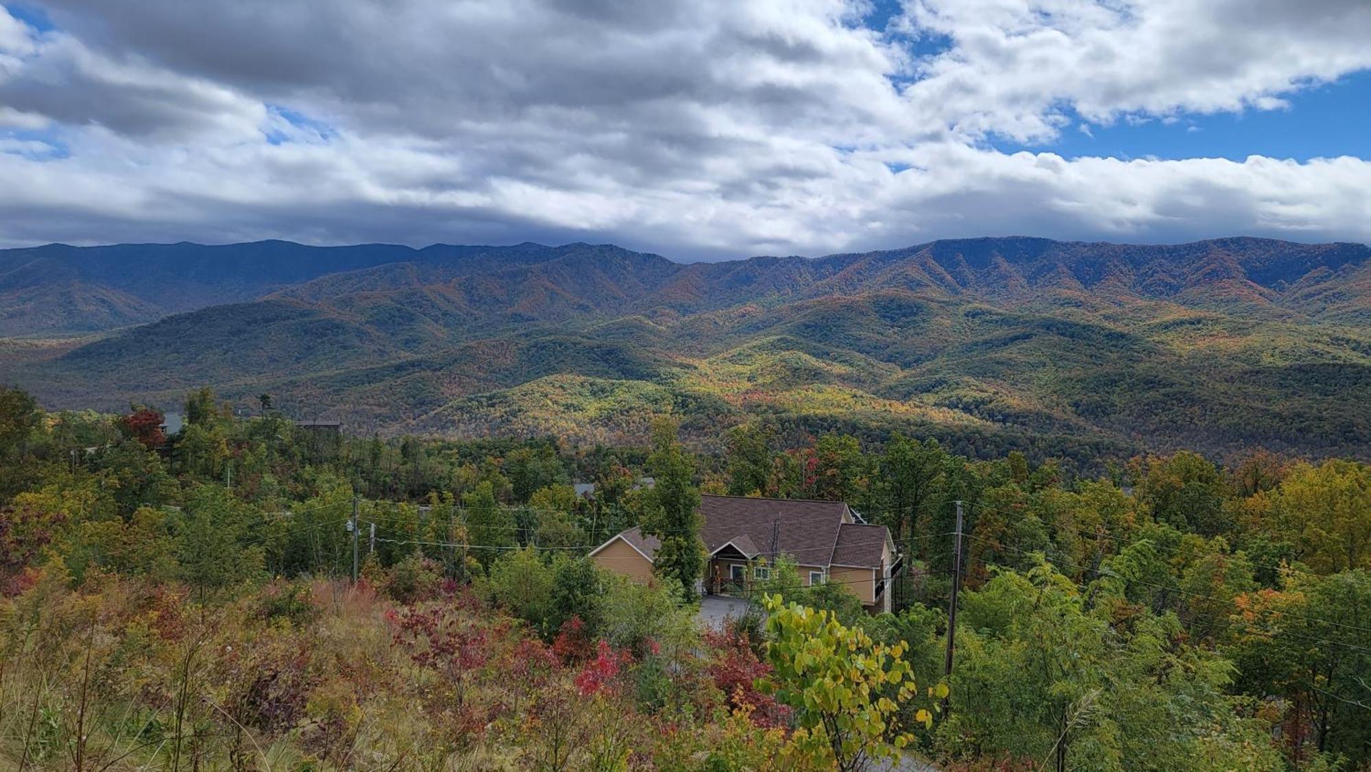 Bear Necessities, Luxury 5Bd Mtn Views, Hot Tub, Many Bear Sightings Villa Gatlinburg Ngoại thất bức ảnh